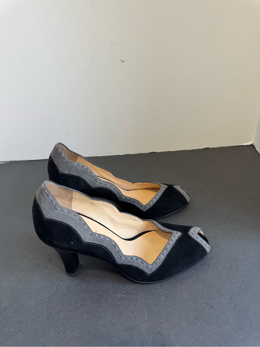 Cole Haan black suede peep-toe pumps. Size 7B - Picture 5 of 14